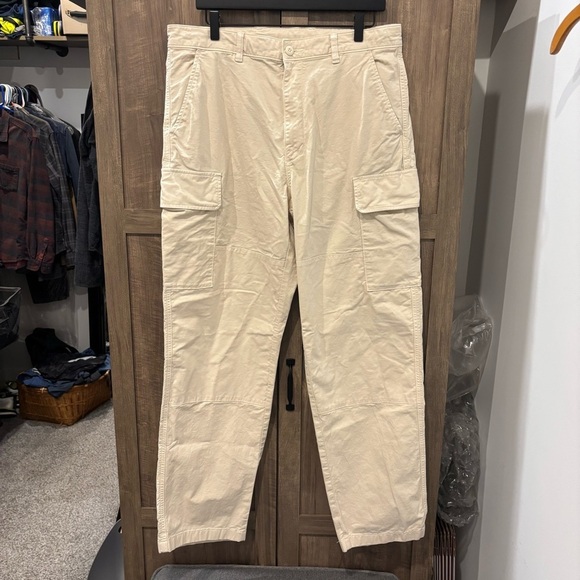 Uniqlo Pants Mens 33-36 Beige Cargo Pants Wide Leg - Picture 1 of 8
